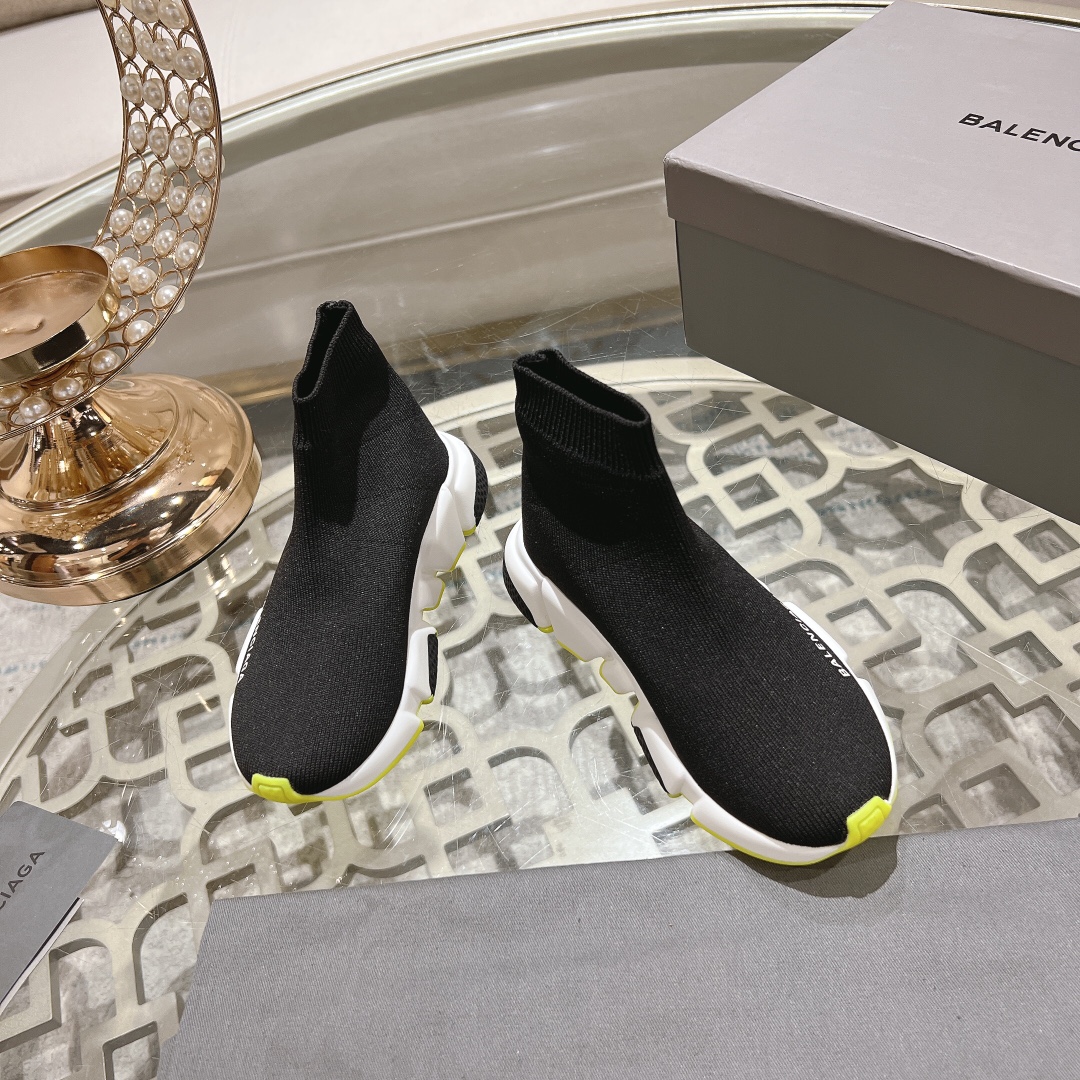 Children's shoes child